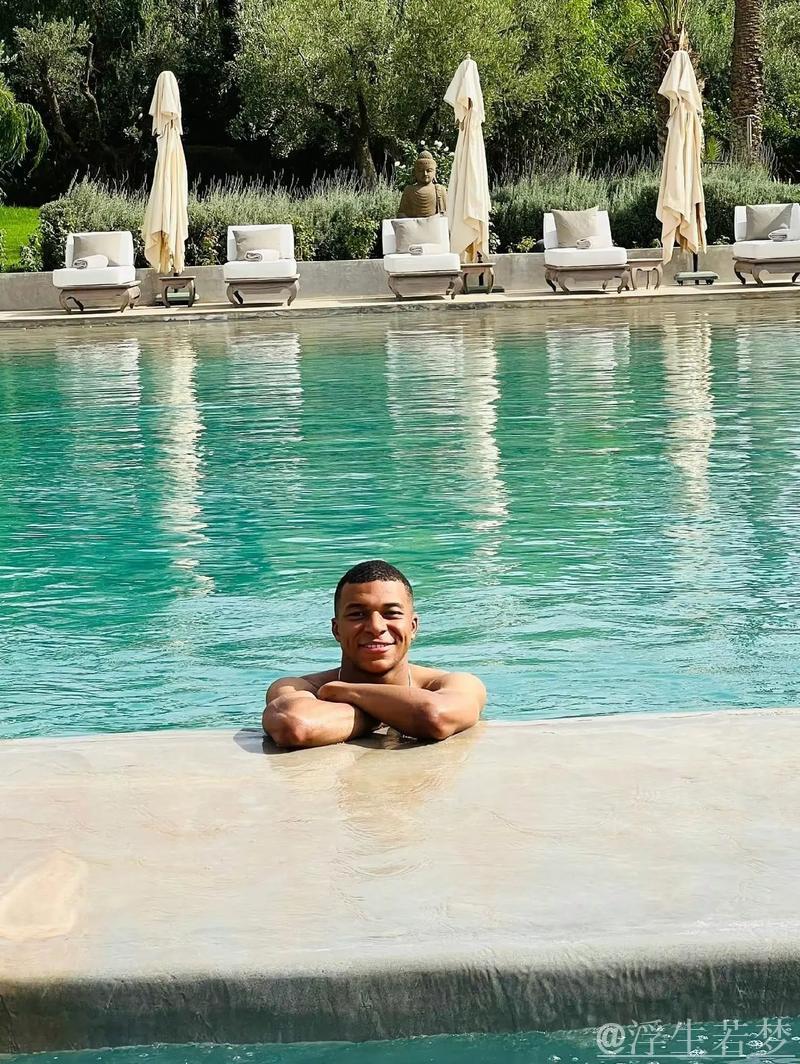 “姆巴佩新蜡像：相似度令人惊叹，宛若真人”