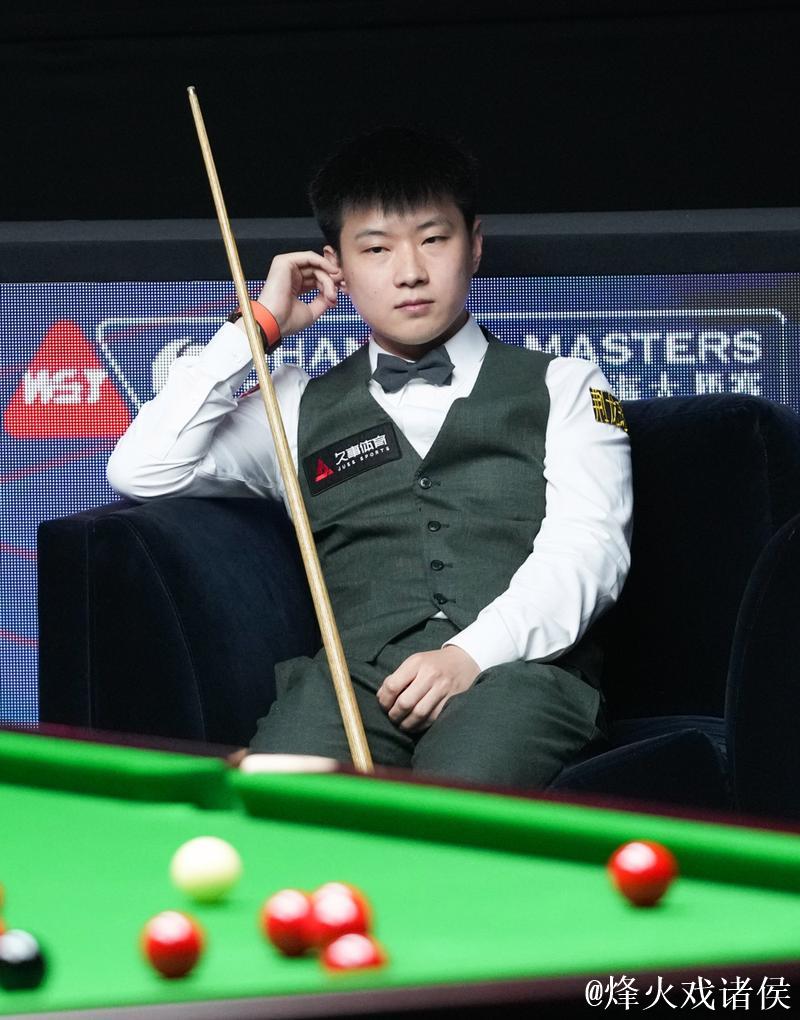 斯诺克沙特大师赛：赵心童5-0完胜，斯佳辉力克吴宜泽
