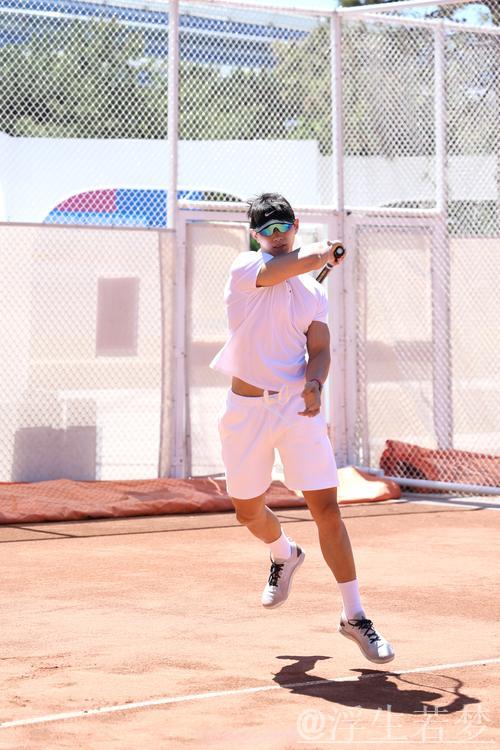 红土场地对青少年网球运动员成长的积极影响——刘壮解析